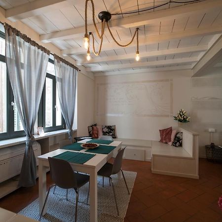 Ferienwohnung Homo Homini Lupus Brescia Exterior foto