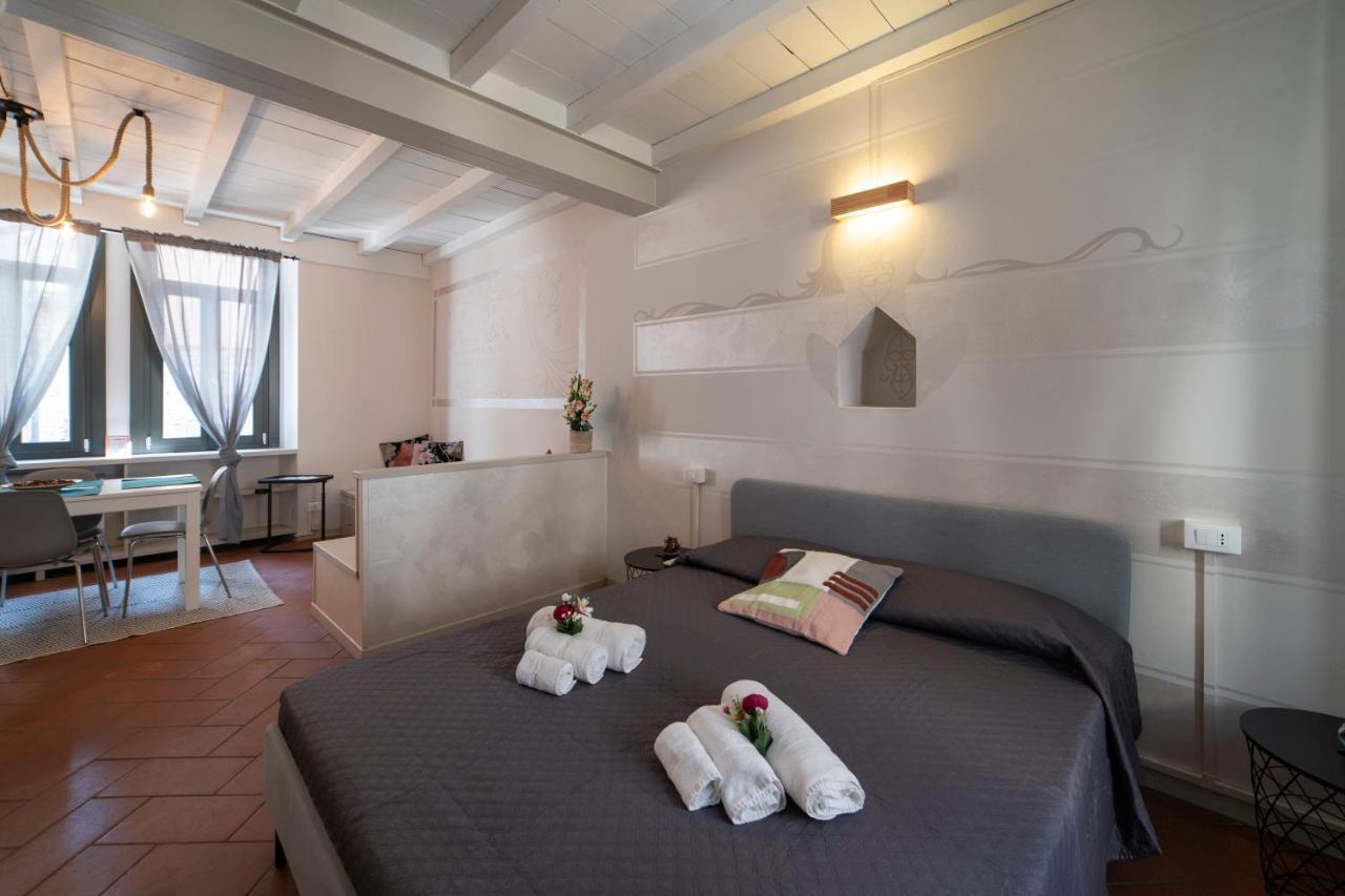 Ferienwohnung Homo Homini Lupus Brescia Exterior foto