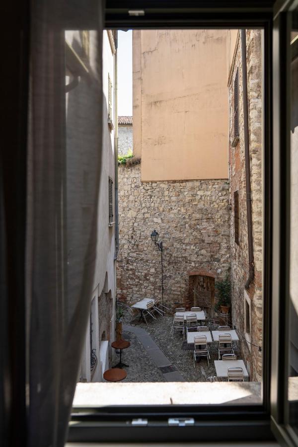 Ferienwohnung Homo Homini Lupus Brescia Exterior foto